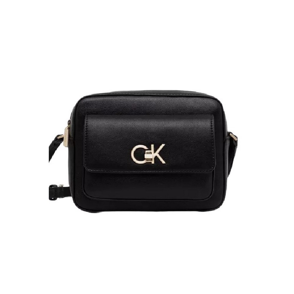 CALVIN KLEIN JEANS RE-LOCK CAMERA BAG W/FLAP ΤΣΑΝΤΑ ΓΥΝΑΙΚΕΙΑ BLACK